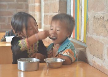 Trẻ vùng cao, Nuôi cơm buổi trưa