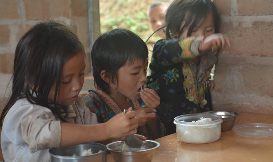 CÁC CON CHỈ VIỆC ĂN, HỌC CHO NGOAN